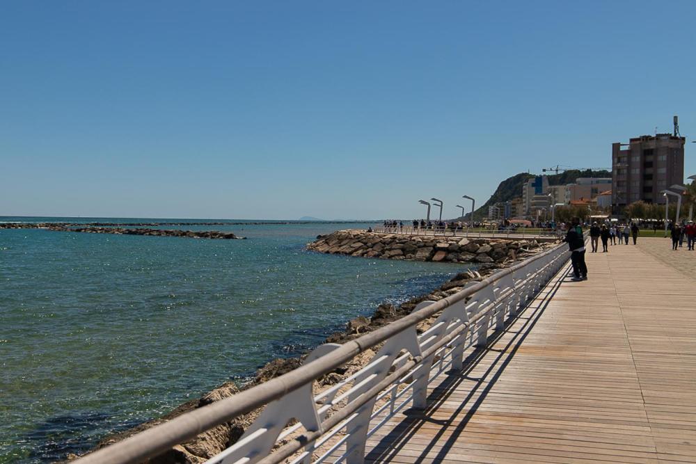Zara D'Amare a Pesaro 10 metri dalla spiaggia by Yohome Bagian luar foto
